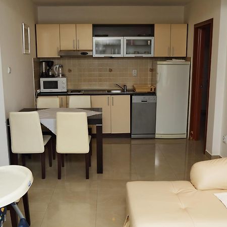Apartmani Irena Petrovac na moru Exterior foto