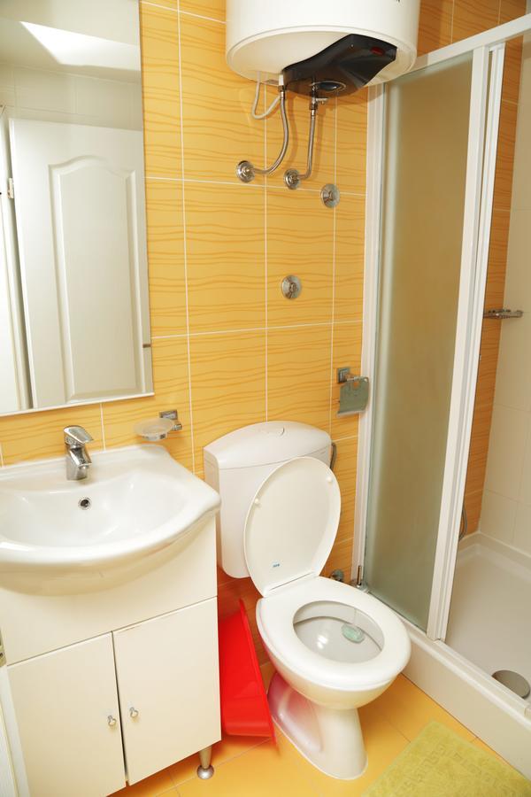 Apartmani Irena Petrovac na moru Exterior foto