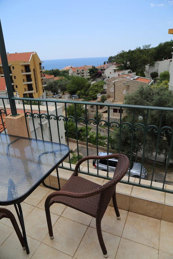 Apartmani Irena Petrovac na moru Exterior foto